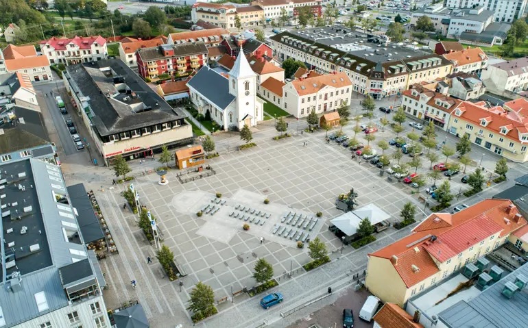 Rensning och injustering av 32 värmepumpar i separata byggnader i Kungsbacka